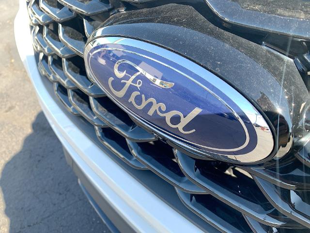 2022 Ford Explorer Vehicle Photo in MOON TOWNSHIP, PA 15108-2571