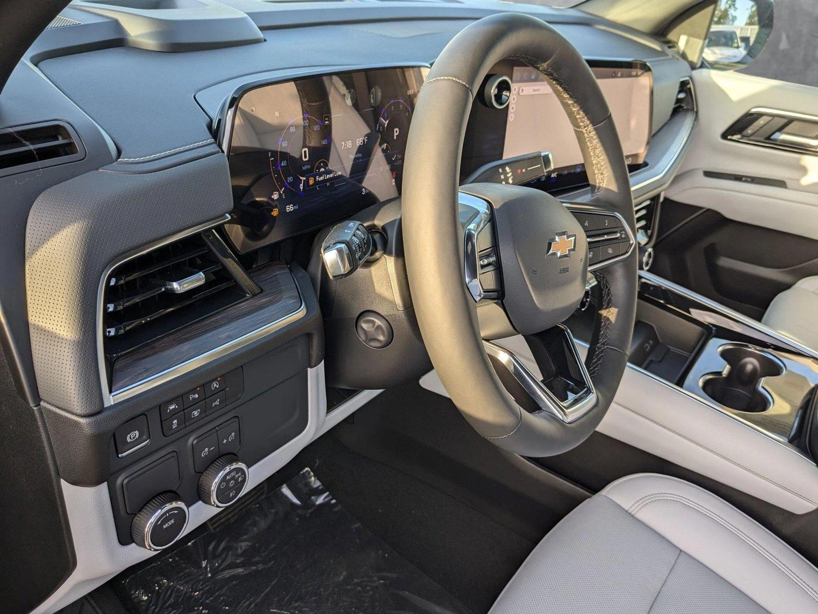 2025 Chevrolet Suburban Vehicle Photo in MIAMI, FL 33134-2699