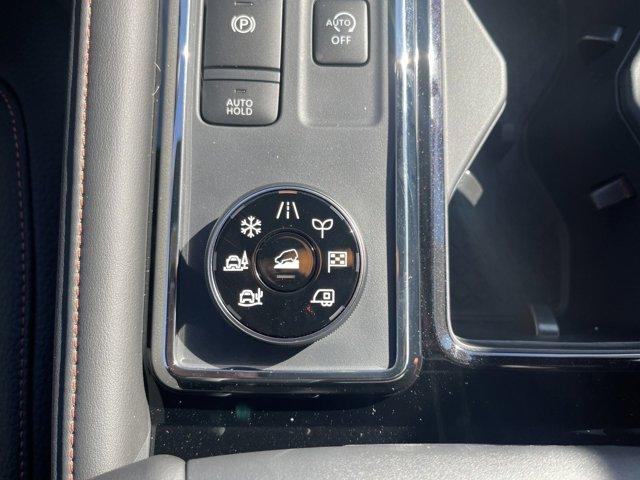 2025 Nissan Pathfinder Vehicle Photo in Flemington, NJ 08822