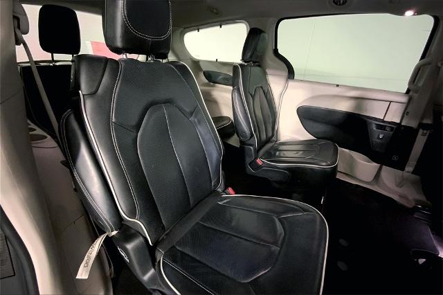 2022 Chrysler Pacifica Vehicle Photo in Kansas City, MO 64114