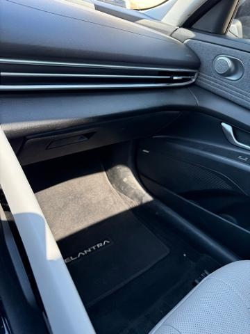 2021 Hyundai ELANTRA Vehicle Photo in Peoria, IL 61615
