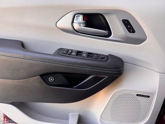 2020 Chrysler Pacifica Vehicle Photo in DELRAY BEACH, FL 33483-3294