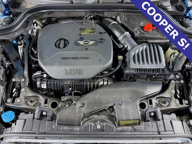 2015 MINI Cooper S Hardtop 4 Door Vehicle Photo in Puyallup, WA 98371