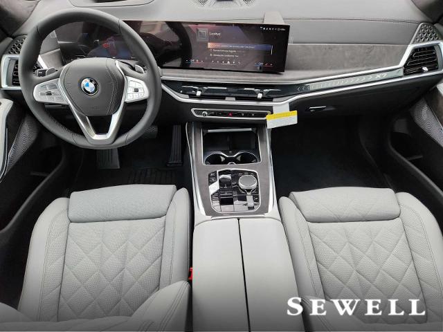 2025 BMW X7 xDrive40i Vehicle Photo in PLANO, TX 75024