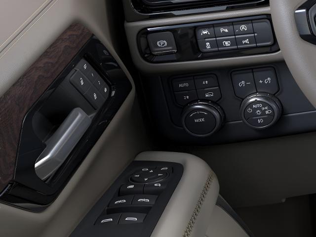 2025 GMC Yukon XL Vehicle Photo in GREEN BAY, WI 54303-3330