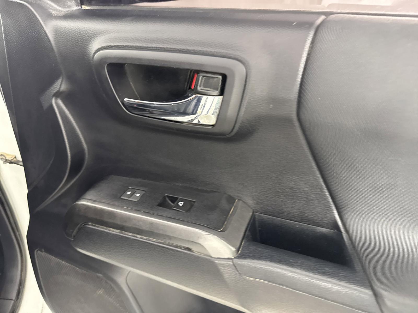 2018 Toyota Tacoma Vehicle Photo in GEORGETOWN, TX 78626-7508