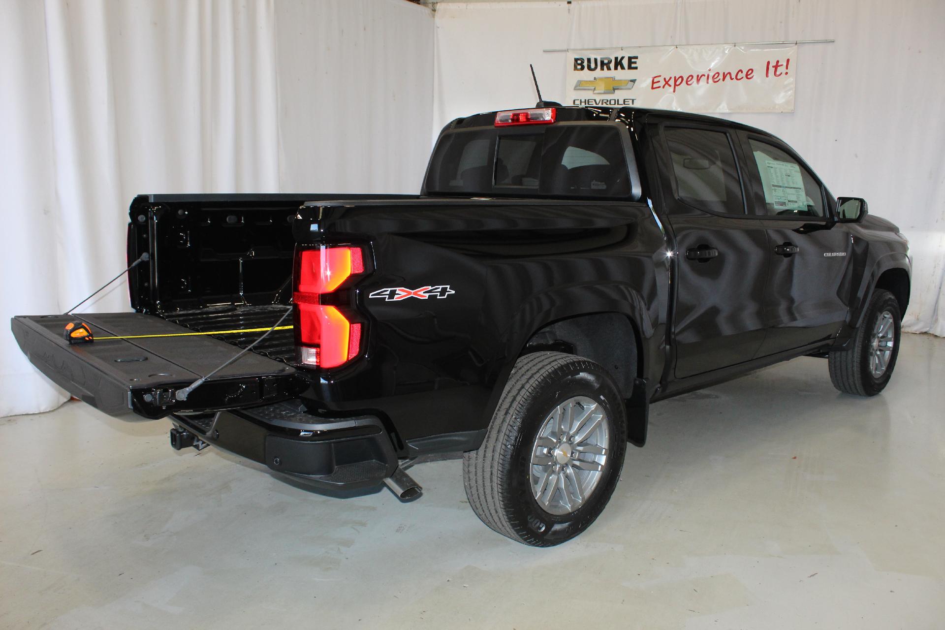 2025 Chevrolet Colorado Vehicle Photo in NORTHAMPTON, MA 01060-1120