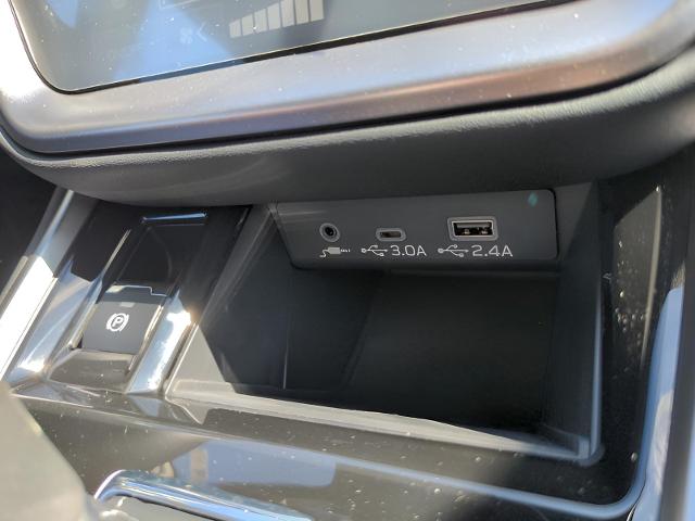 2025 Subaru Outback Vehicle Photo in Green Bay, WI 54304