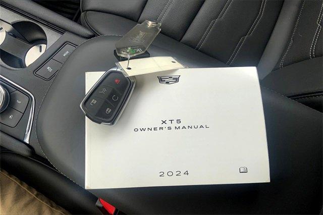 2024 Cadillac XT5 Vehicle Photo in KANSAS CITY, MO 64114-4545