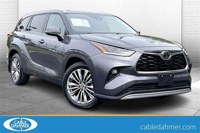 2021 Toyota Highlander Vehicle Photo in INDEPENDENCE, MO 64055-1314