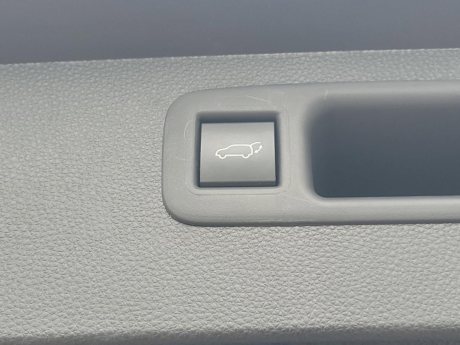 2023 Toyota Highlander Vehicle Photo in Trevose, PA 19053