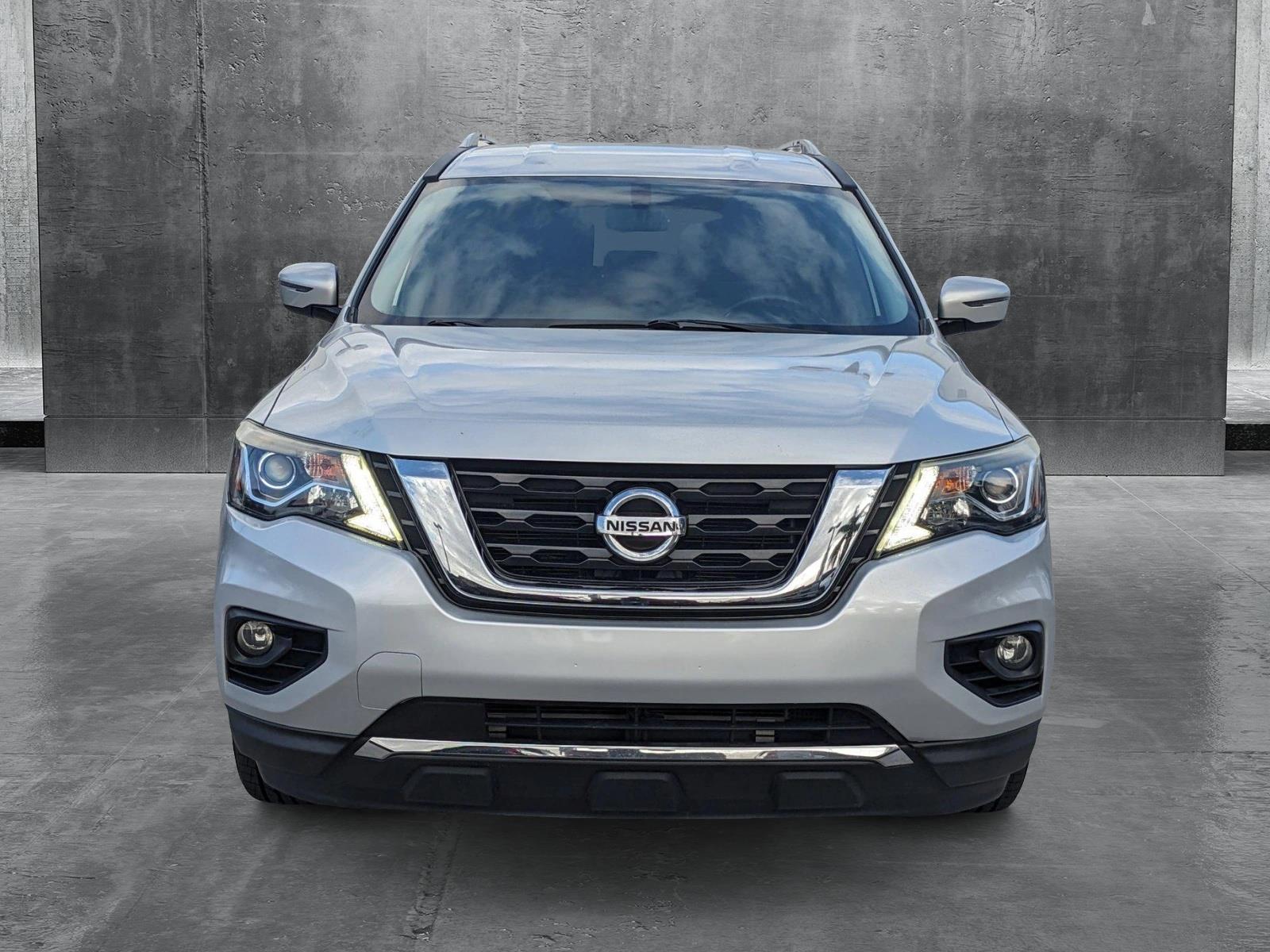 Used 2018 Nissan Pathfinder SV with VIN 5N1DR2MN8JC636461 for sale in Miami, FL