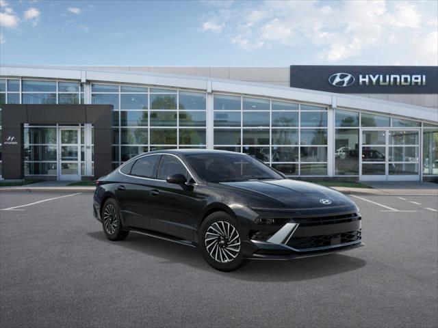 2025 Hyundai SONATA Hybrid Vehicle Photo in Peoria, IL 61615