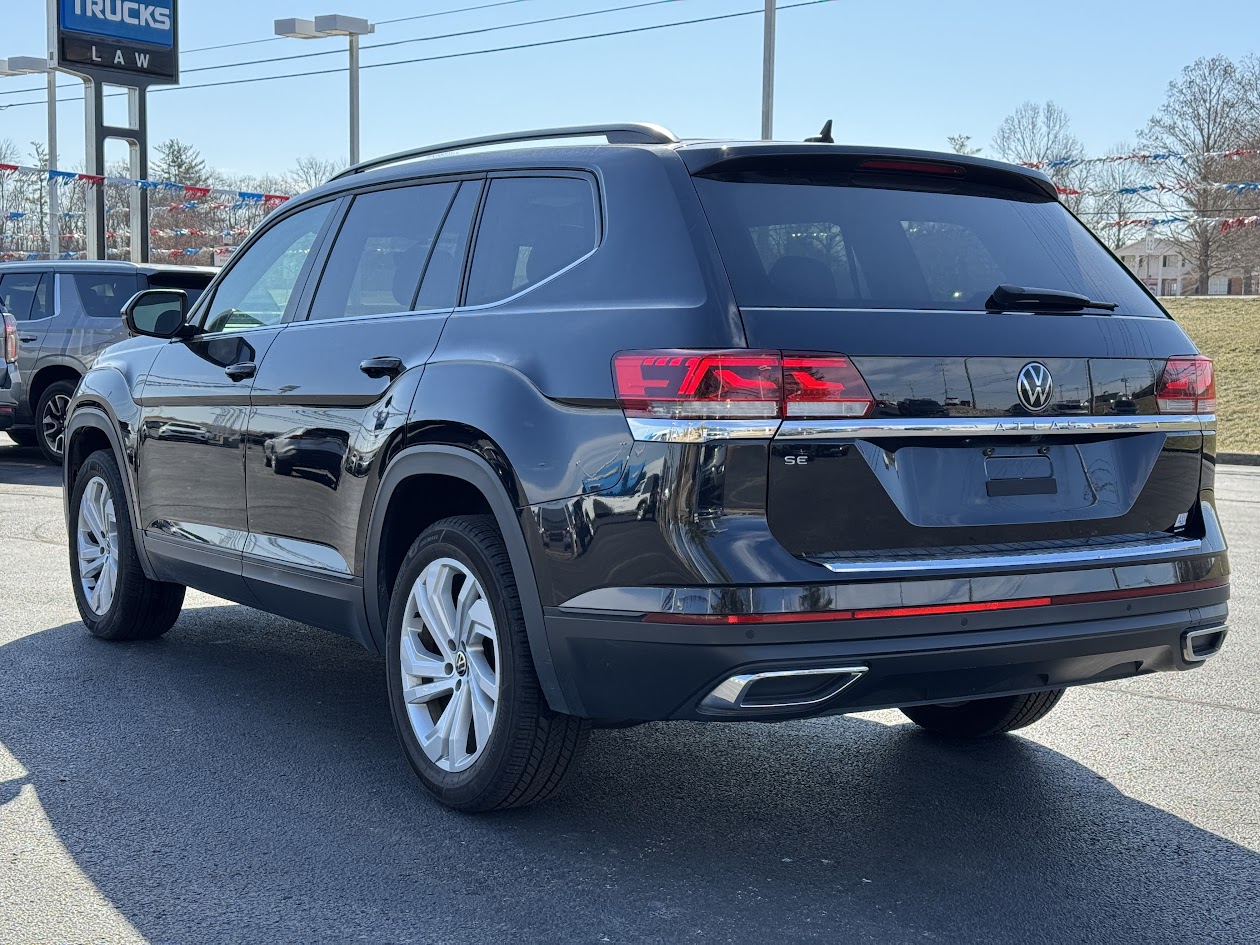 2022 Volkswagen Atlas Vehicle Photo in BOONVILLE, IN 47601-9633