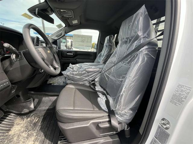 2025 Chevrolet Silverado 3500 HD Chassis Cab Vehicle Photo in ALCOA, TN 37701-3235