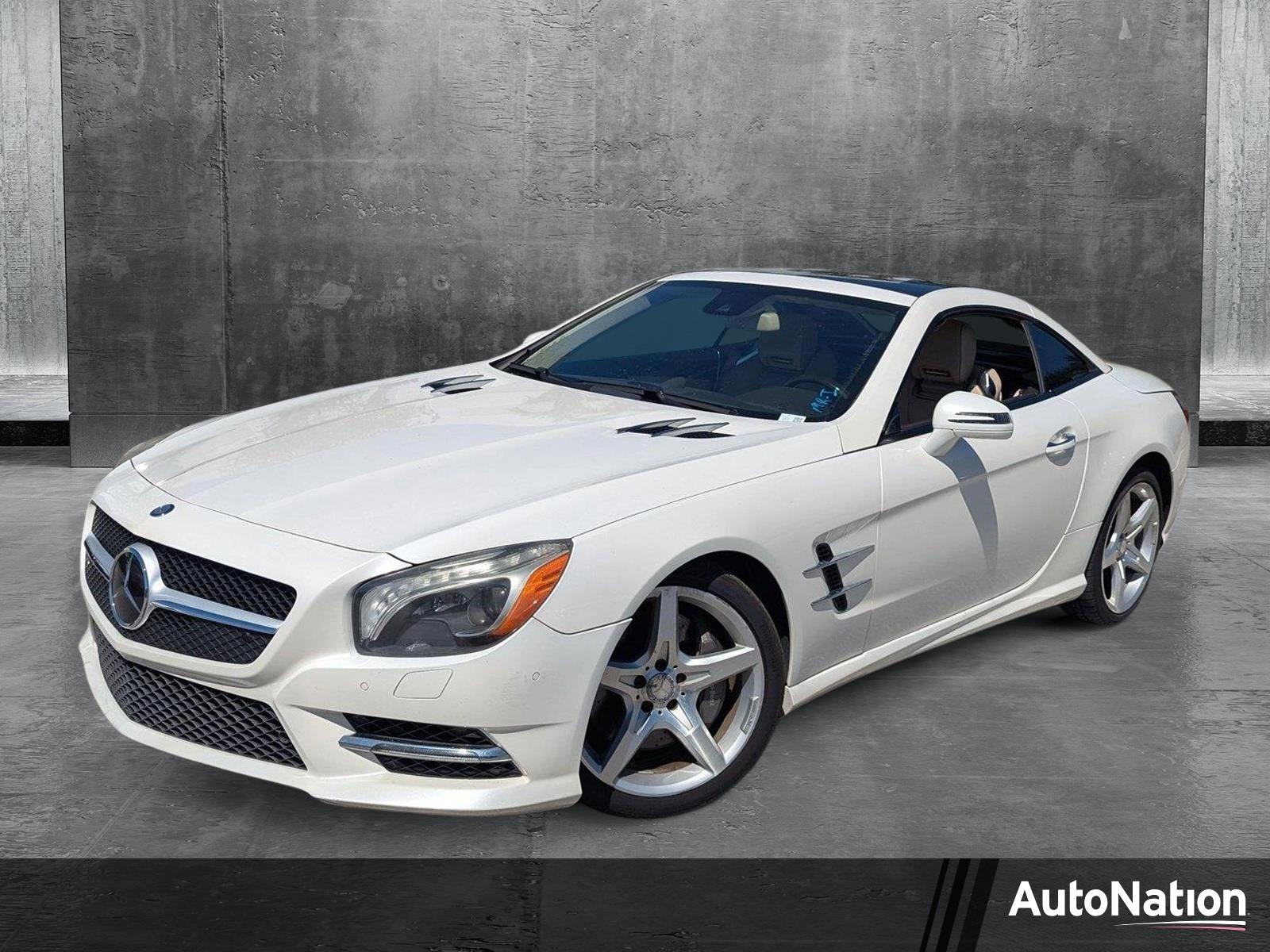 2015 Mercedes-Benz SL-Class Vehicle Photo in Delray Beach, FL 33444