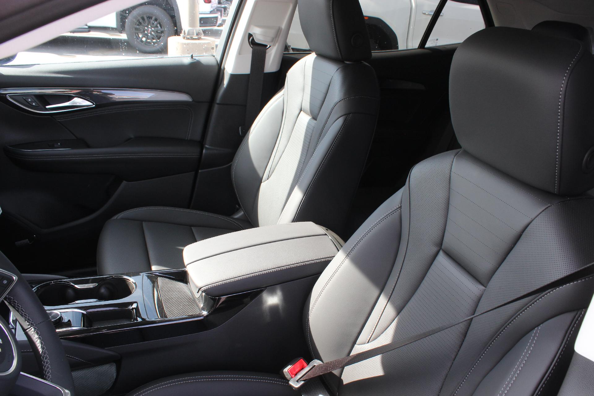 2025 Buick Envision Vehicle Photo in AURORA, CO 80012-4011
