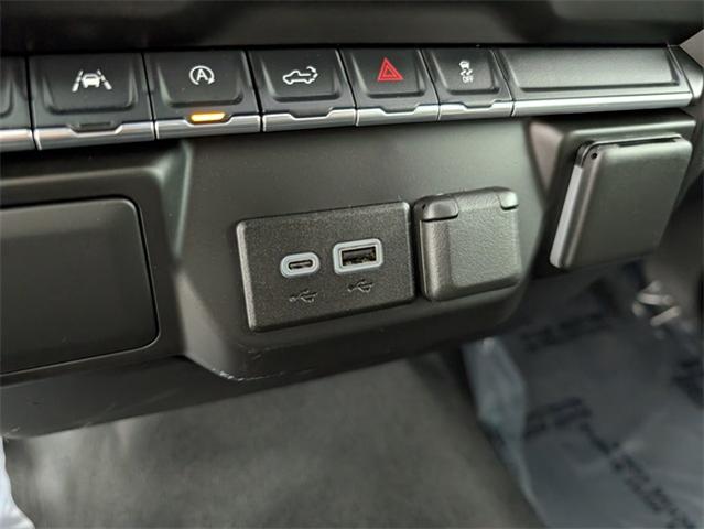 2024 Chevrolet Silverado 1500 Vehicle Photo in ENGLEWOOD, CO 80113-6708