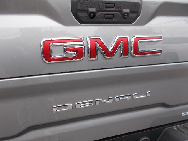 2025 GMC Sierra 2500 HD Vehicle Photo in LOWELL, MA 01852-4336
