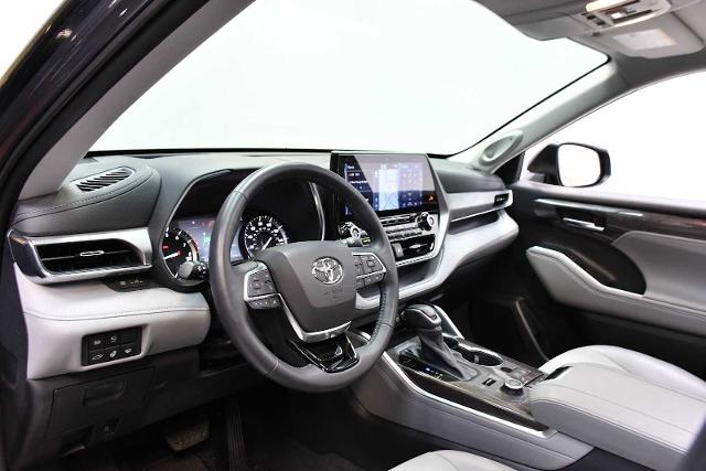 2021 Toyota Highlander Vehicle Photo in DALLAS, TX 75235