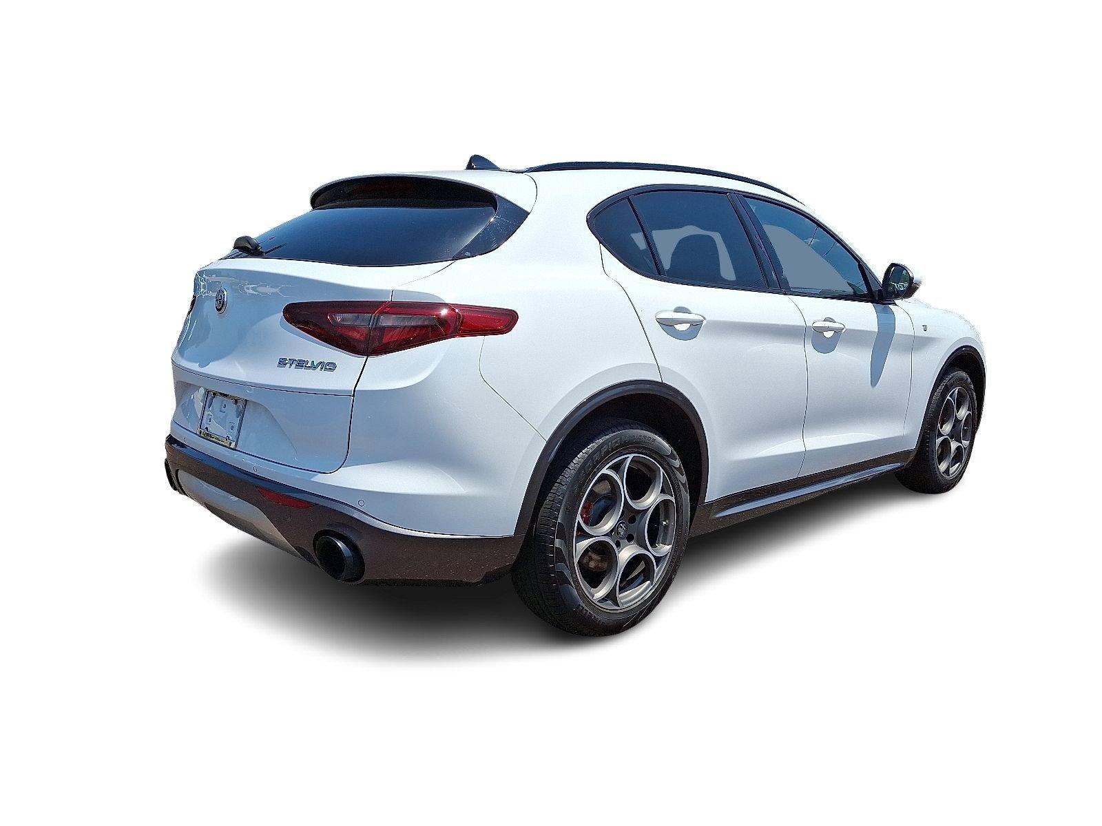 2022 Alfa Romeo Stelvio Vehicle Photo in Willow Grove, PA 19090