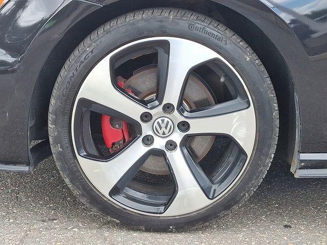 2017 Volkswagen Golf GTI Vehicle Photo in DANBURY, CT 06810-5034
