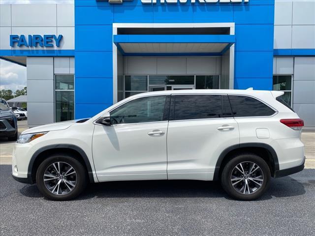 Used 2017 Toyota Highlander LE Plus with VIN 5TDZZRFHXHS226120 for sale in Orangeburg, SC