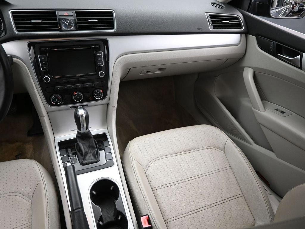 2013 Volkswagen Passat Vehicle Photo in Marion, IA 52302