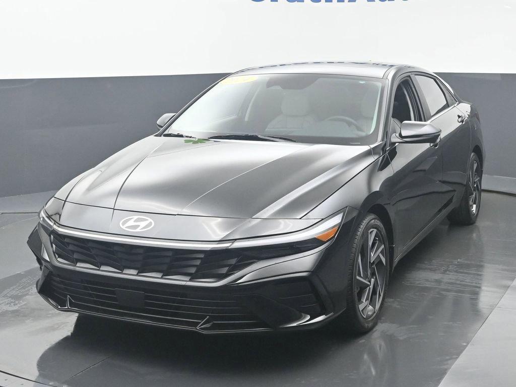 2024 Hyundai ELANTRA Vehicle Photo in Cedar Rapids, IA 52402