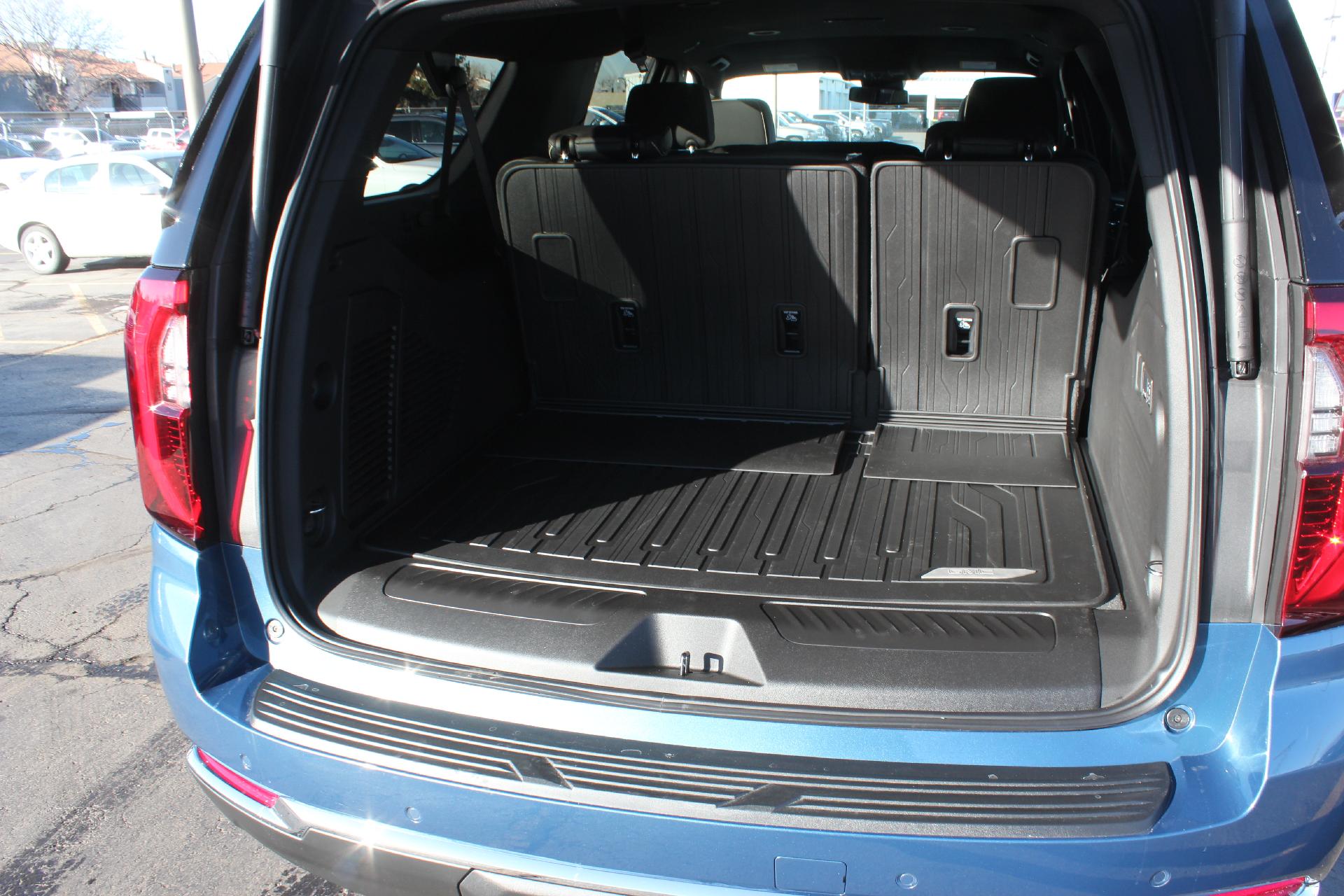 2025 GMC Yukon XL Vehicle Photo in AURORA, CO 80012-4011