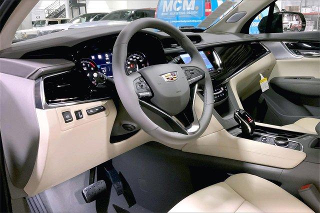2025 Cadillac XT6 Vehicle Photo in KANSAS CITY, MO 64114-4545