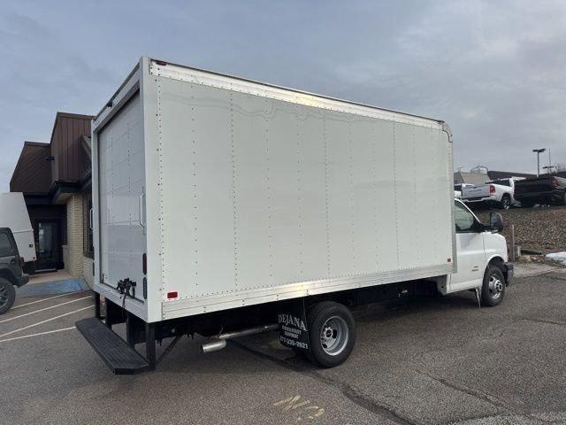 2025 GMC Savana Cutaway 4500 Vehicle Photo in MEDINA, OH 44256-9631