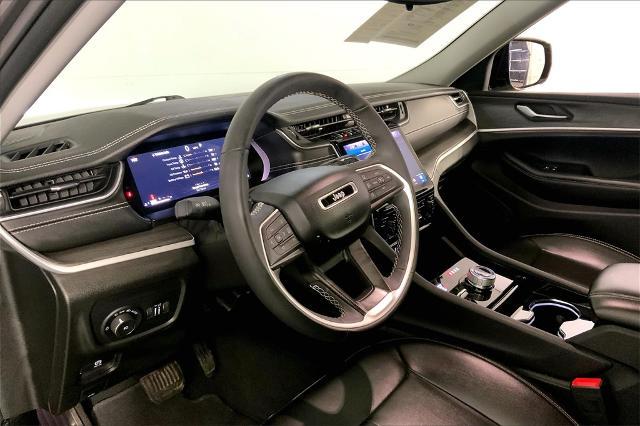 2023 Jeep Grand Cherokee L Vehicle Photo in Lees Summit, MO 64086