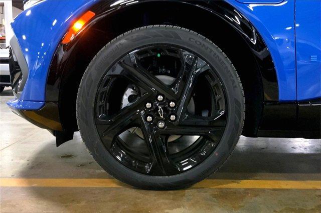 2025 Chevrolet Equinox EV Vehicle Photo in KANSAS CITY, MO 64114-4502