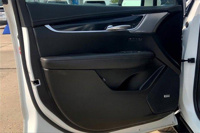 2022 Cadillac XT5 Vehicle Photo in TOPEKA, KS 66609-0000