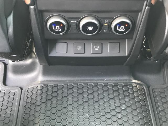 2024 Land Rover Defender Vehicle Photo in GREEN BAY, WI 54303-3330