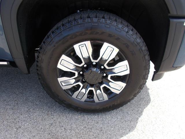 2025 GMC Sierra 2500 HD Vehicle Photo in LOWELL, MA 01852-4336