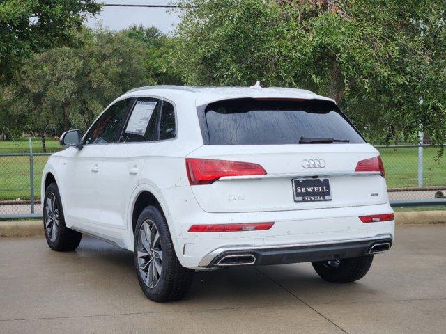 2024 Audi Q5 Vehicle Photo in HOUSTON, TX 77090