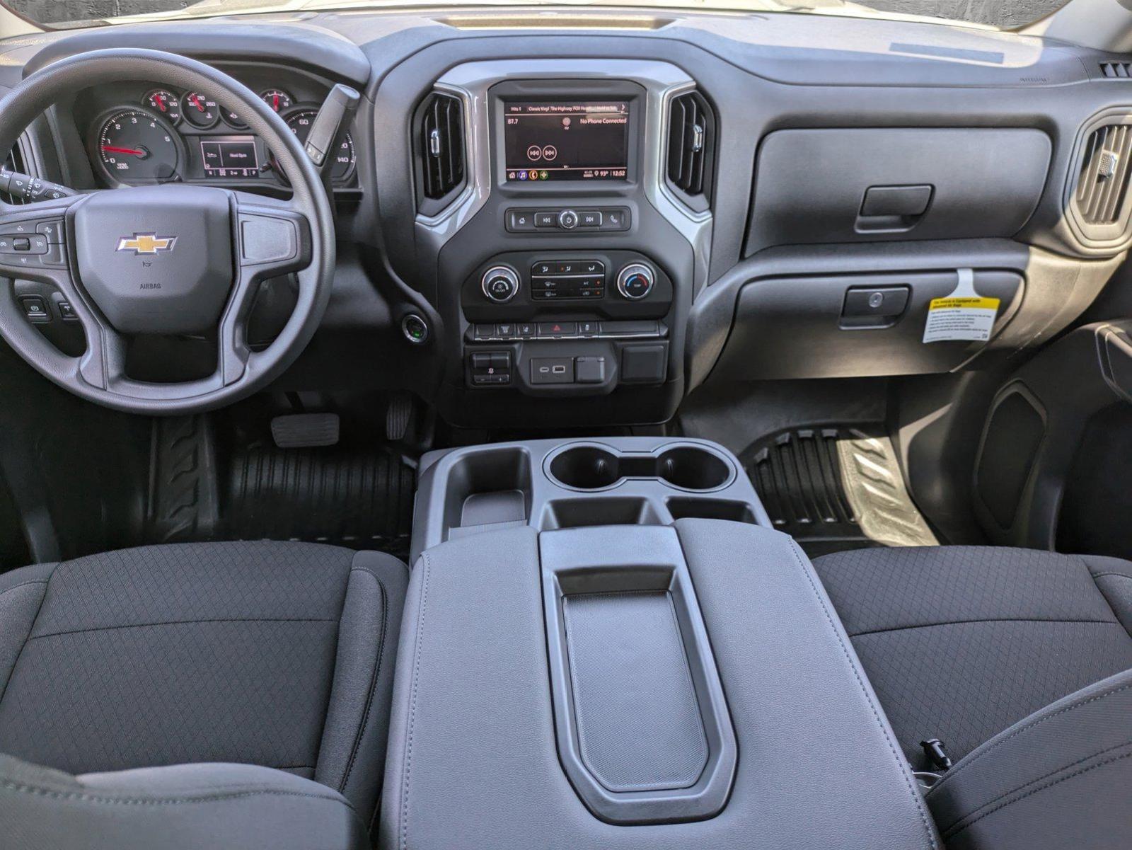 2025 Chevrolet Silverado 3500 HD Chassis Cab Vehicle Photo in CORPUS CHRISTI, TX 78412-4902