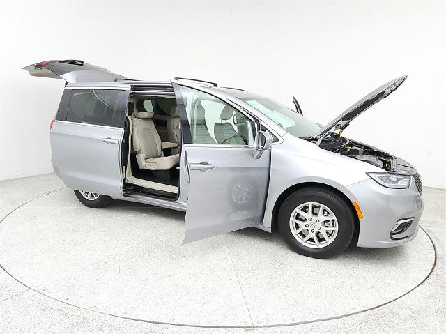 2021 Chrysler Pacifica Vehicle Photo in Grapevine, TX 76051