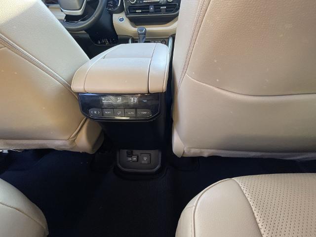 2023 Toyota Highlander Vehicle Photo in BENTONVILLE, AR 72712-4322