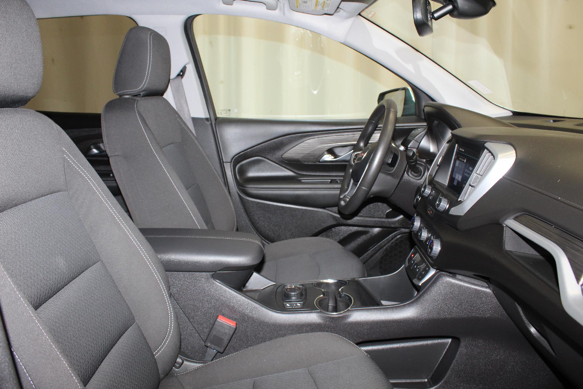 2024 GMC Terrain Vehicle Photo in NORTHAMPTON, MA 01060-1120