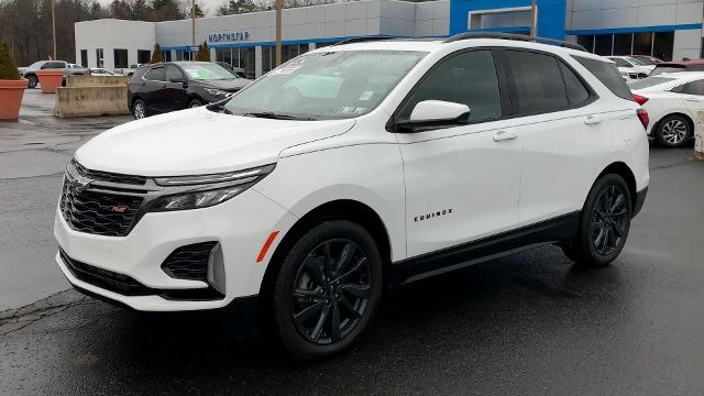 2023 Chevrolet Equinox Vehicle Photo in MOON TOWNSHIP, PA 15108-2571