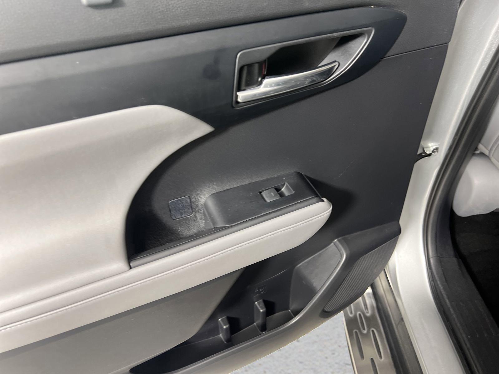 2021 Toyota Highlander Vehicle Photo in GEORGETOWN, TX 78626-7508