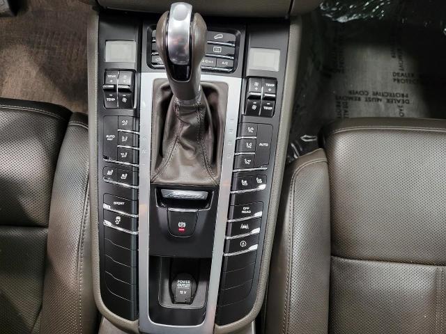 2017 Porsche Macan Vehicle Photo in OSHKOSH, WI 54904-7811