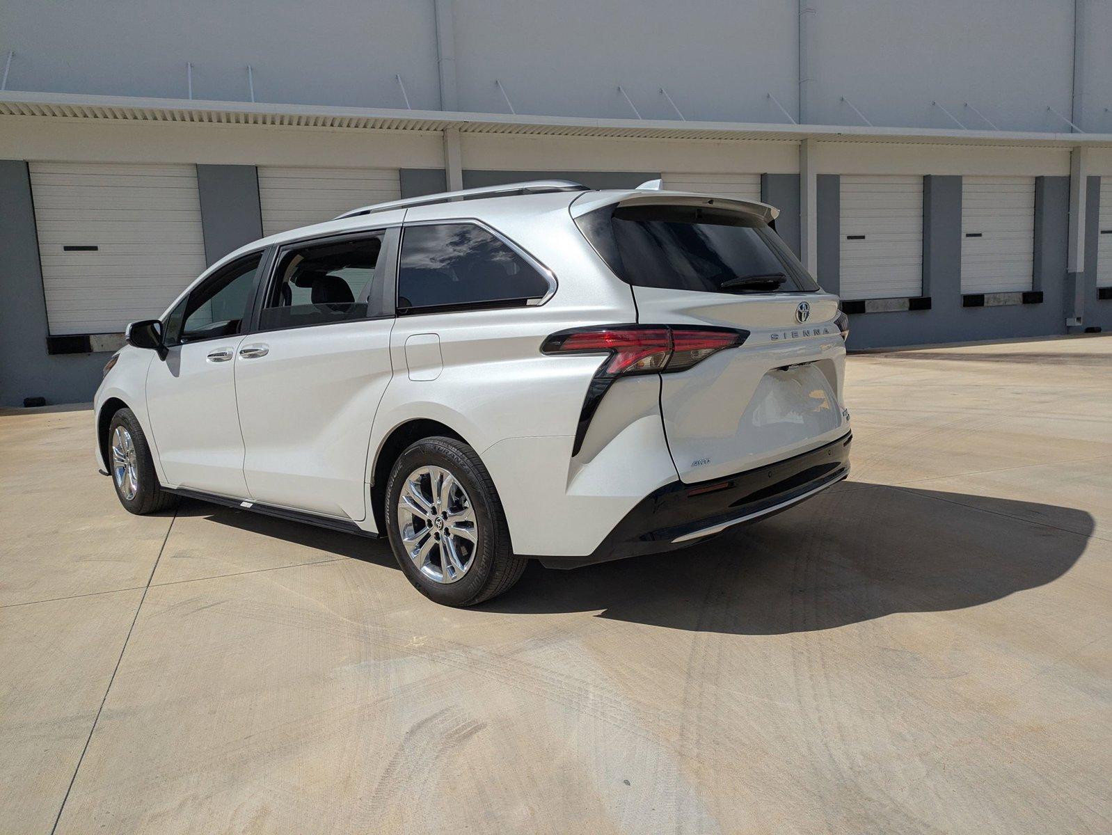 2024 Toyota Sienna Vehicle Photo in Winter Park, FL 32792