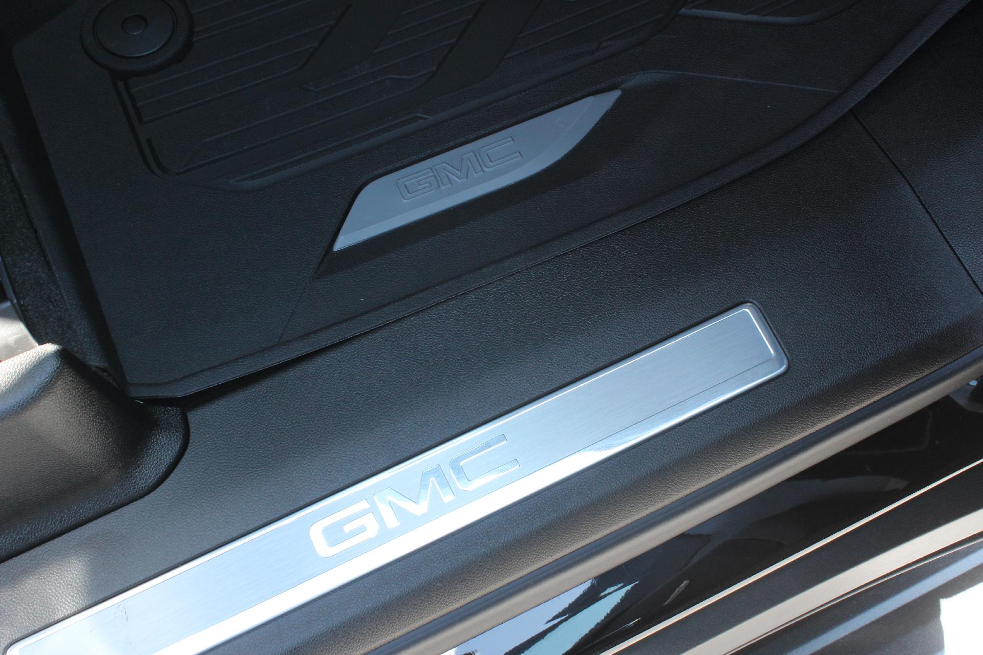 2025 GMC Yukon XL Vehicle Photo in AURORA, CO 80012-4011