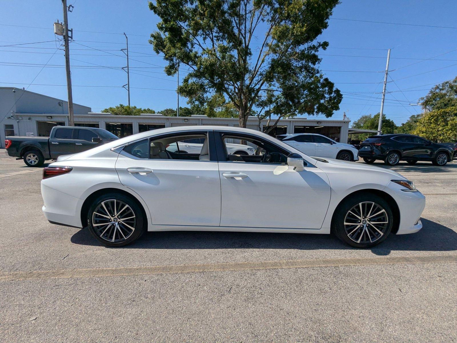 2024 Lexus ES 350 Vehicle Photo in Tampa, FL 33614