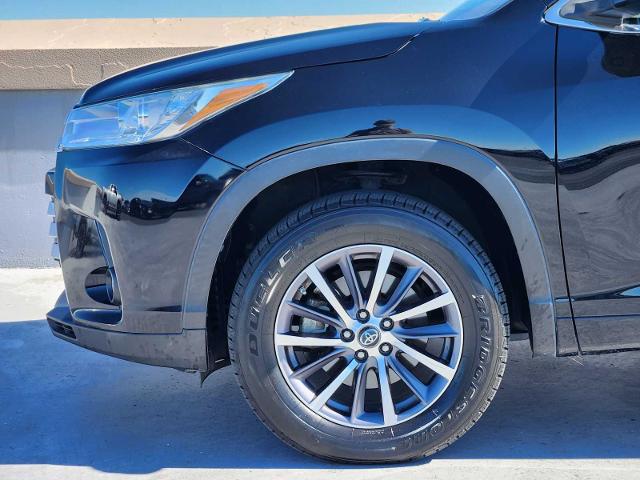 2017 Toyota Highlander Vehicle Photo in DALLAS, TX 75209
