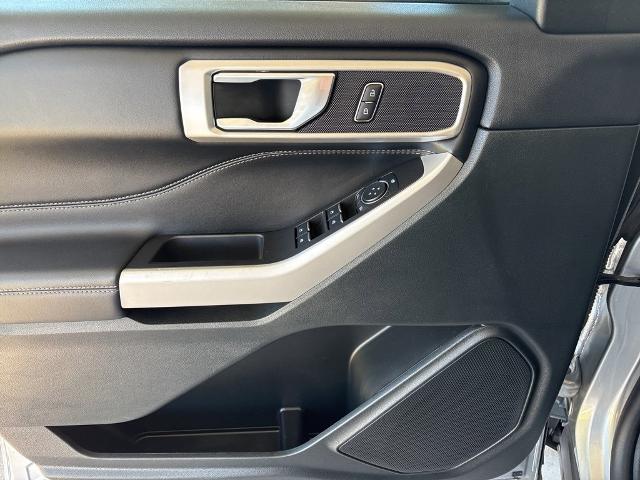 2024 Ford Explorer Vehicle Photo in MANHATTAN, KS 66502-5036